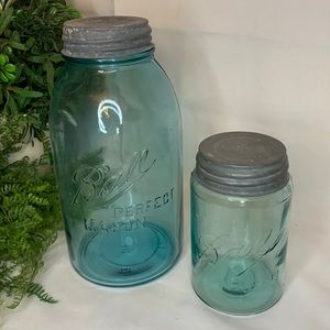 Set of 2 Antique blue Ball canning Jars with zinc lids